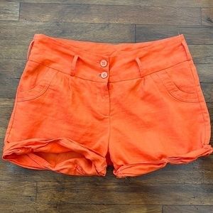 Red cotton and linen shorts